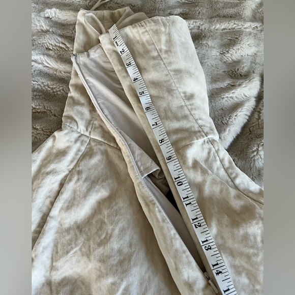 Banana Republic Strapless Crinkled Velvet dress with tulle underskirt, size 4 - Picture 8 of 16